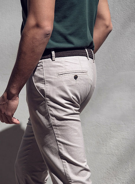 CHINOS
